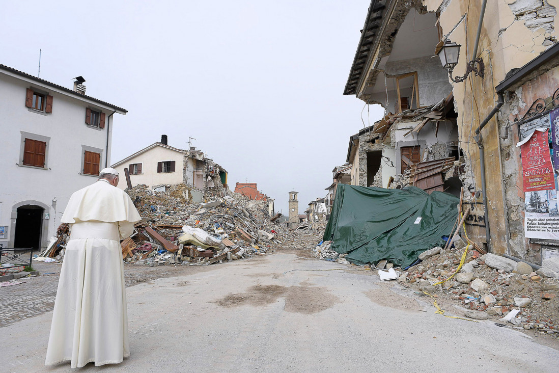 imagen Francisco apoyó a los sobrevivientes del terremoto en Amatrice 