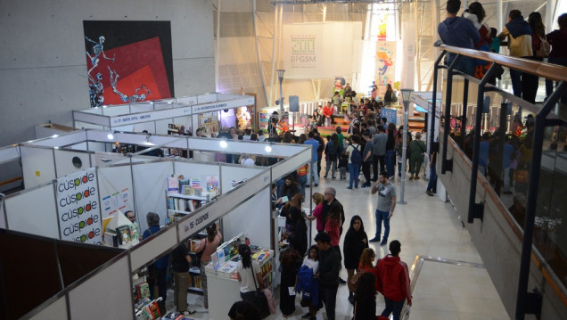 imagen La Feria del Libro 2022 continúa con estrenos de obras, nuevas ofertas literarias y espectáculos musicales 