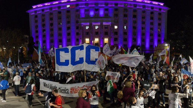 imagen Mendoza, con caravanazos y movilización
