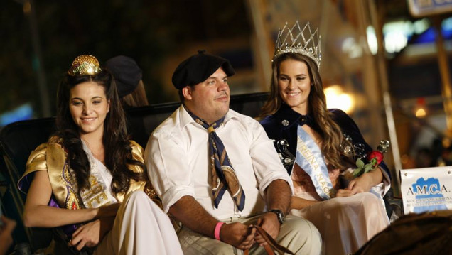 imagen Vía Blanca, la fiesta nocturna del pueblo