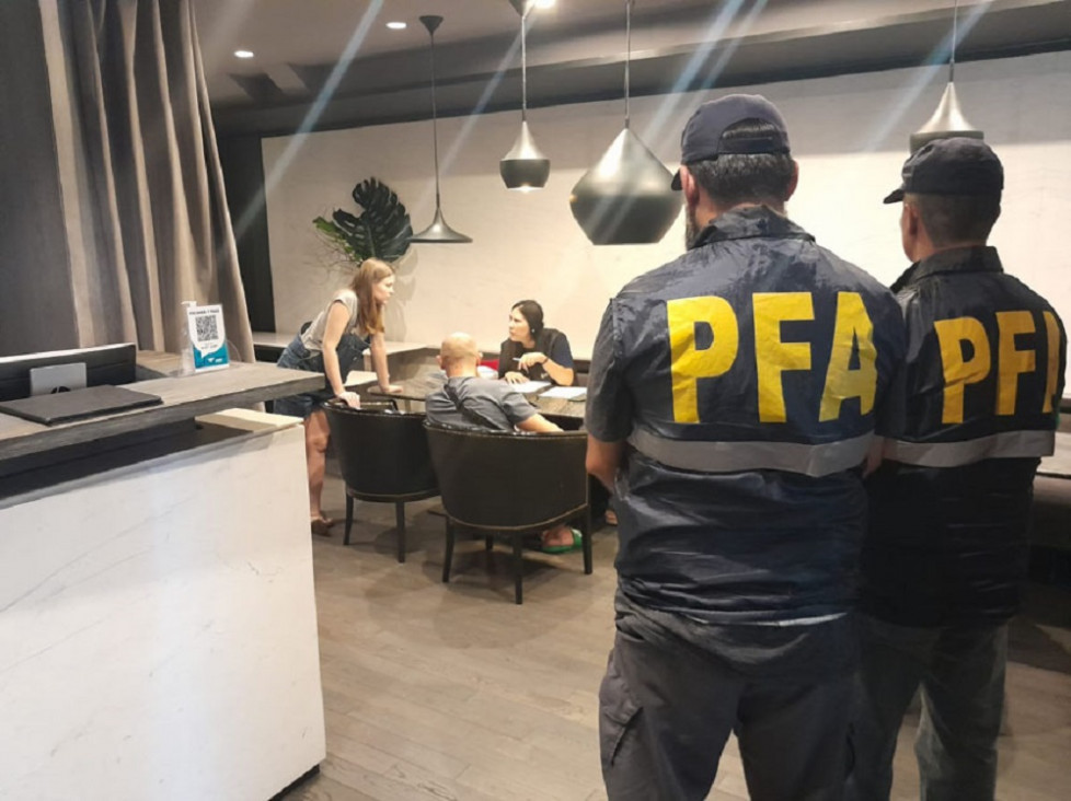 imagen Investigan a una organización que ofrece paquete turístico de parto con pasaporte a embarazadas rusas