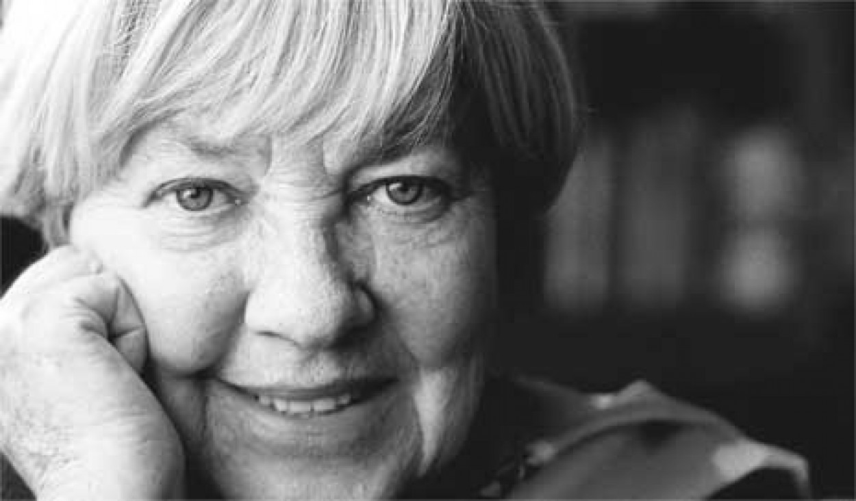 imagen La poesía de luto por la muerte de María Elena 