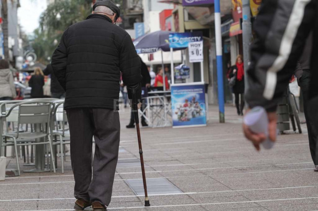 imagen Oficializaron pago de bono para jubilados que cobran la mínima