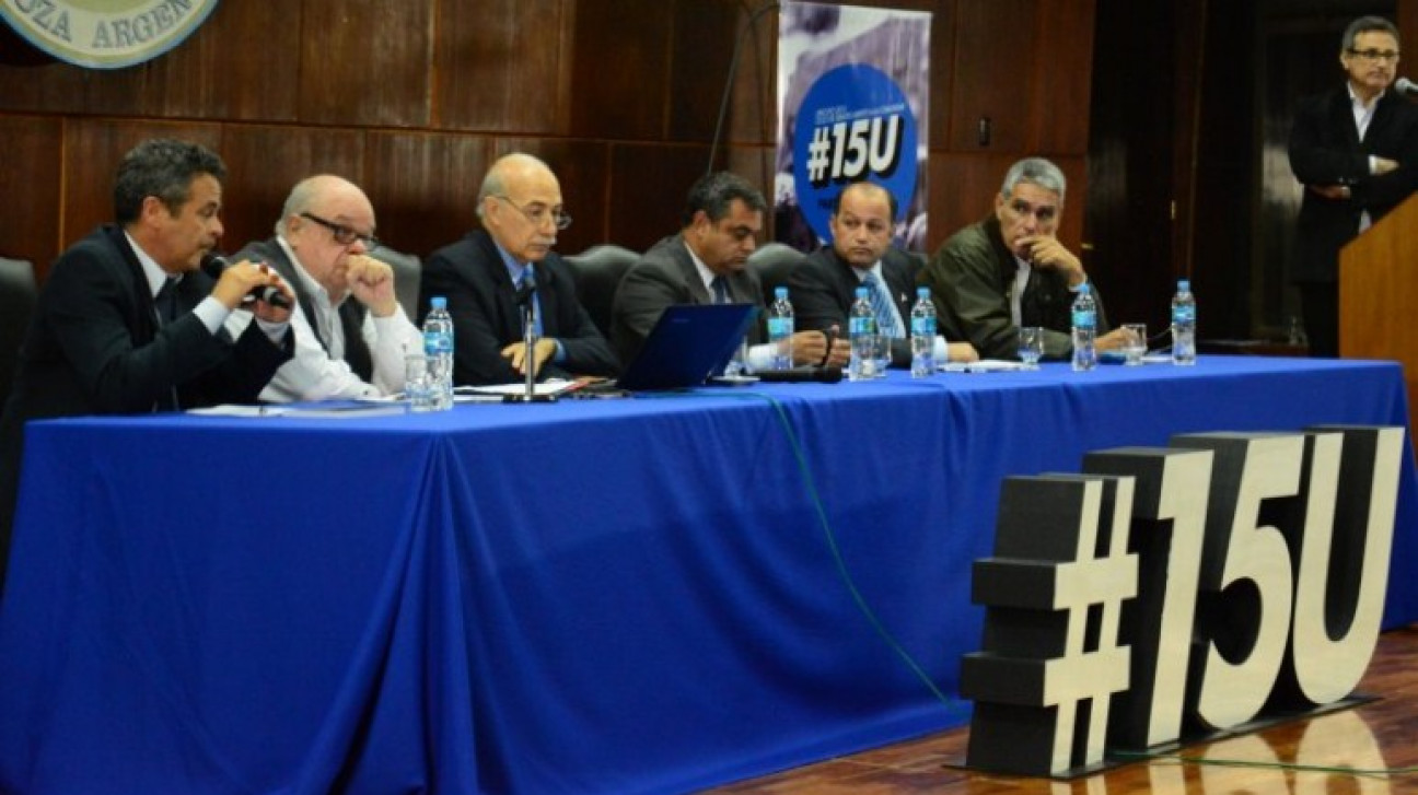 imagen Especialistas en seguridad debatieron en la UNCUYO