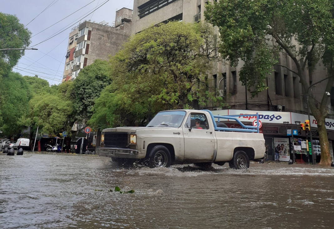 imagen Video: resumen de una jornada de colapso tras la granizada en el Gran Mendoza