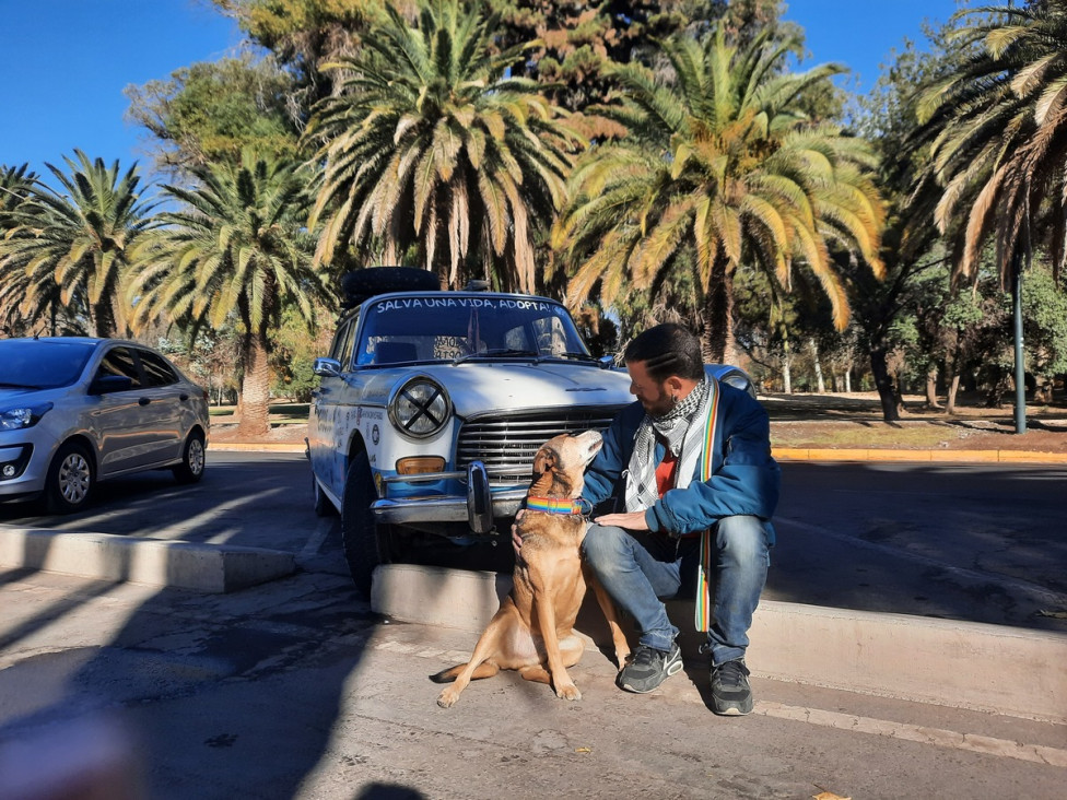 imagen "Argentina con mis perros", por las rutas concientizando sobre castración y adopción canina