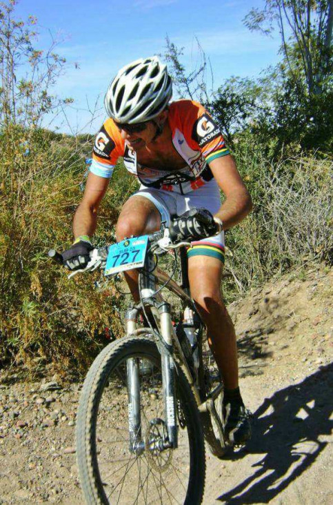 imagen El ciclismo y la naturaleza, unidos por un guanaco