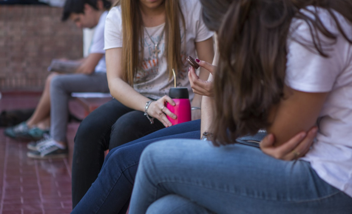 imagen La OMS advirtió que casi un cuarto de las adolescentes sufren violencia física o sexual en su pareja