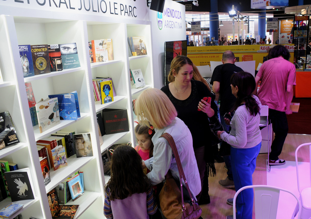 imagen Feria del Libro de Mendoza: habrá más de 300 actividades y reconocidas figuras del mundo literario