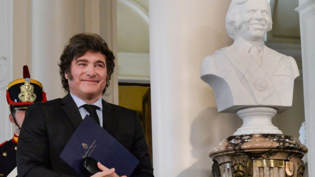 imagen Pasó Menem, vino Milei: qué oculta la estrategia de farandulizar la política