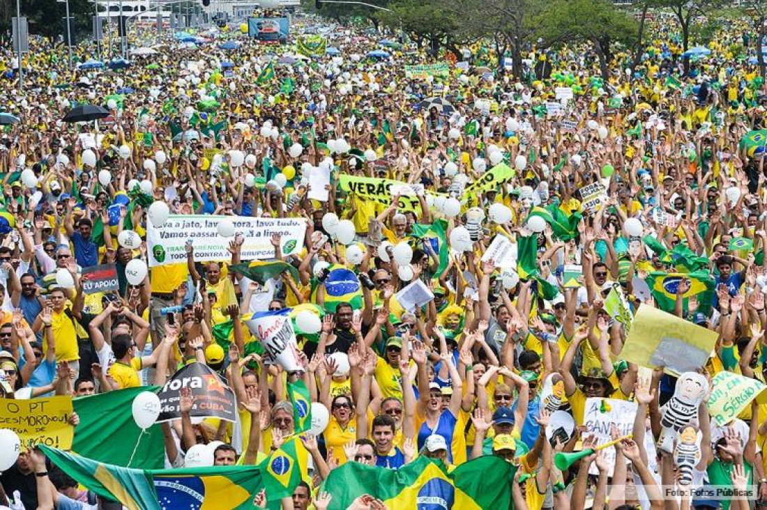 imagen Una multitud marchó en Brasil contra Dilma Rousseff