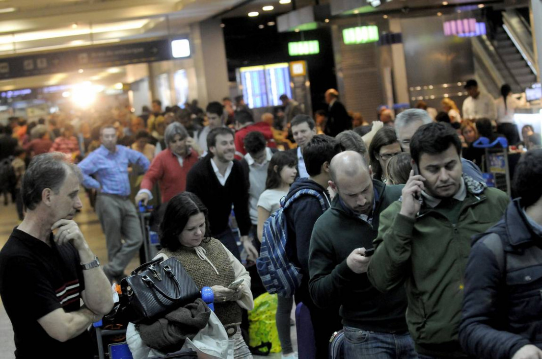 imagen Un paro de pilotos suspendió los vuelos de Aerolíneas y Austral