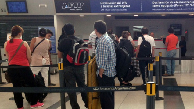 imagen La AFIP elevará a 500 dólares el tope para compras en el exterior