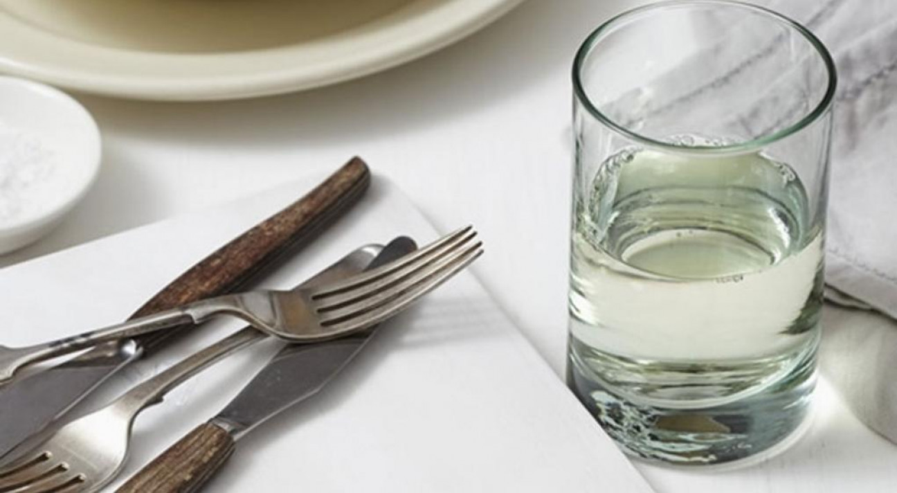 imagen Buscan obligar a los restaurantes de Mendoza a servir agua gratis