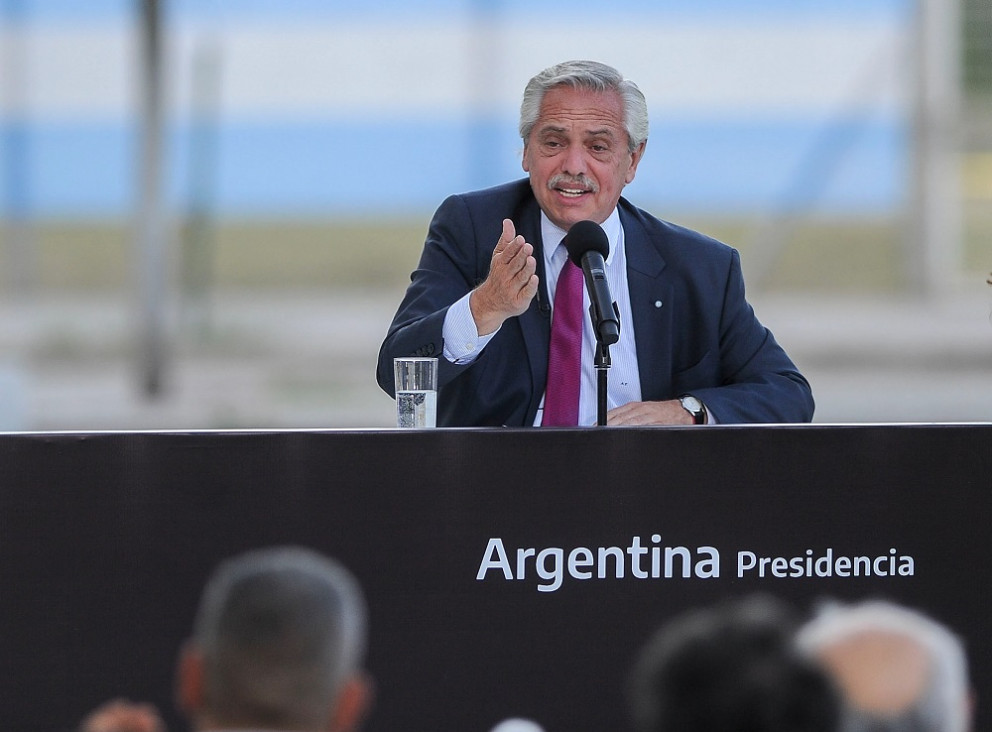imagen Alberto Fernández padece "hernia de disco lumbar" y se le indicó "reposo"
