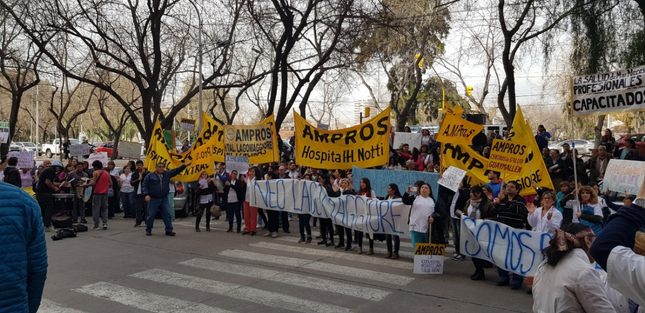 imagen Paro y movilización de gremios estatales de Mendoza en reclamo de mejoras salariales