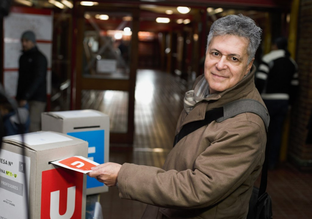 imagen Andrés Asarchuk, el primer candidato en votar