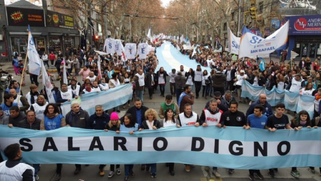 imagen Paritarias: tras el rechazo de SUTE y ATE, el Gobierno busca llegar a un acuerdo con Ampros