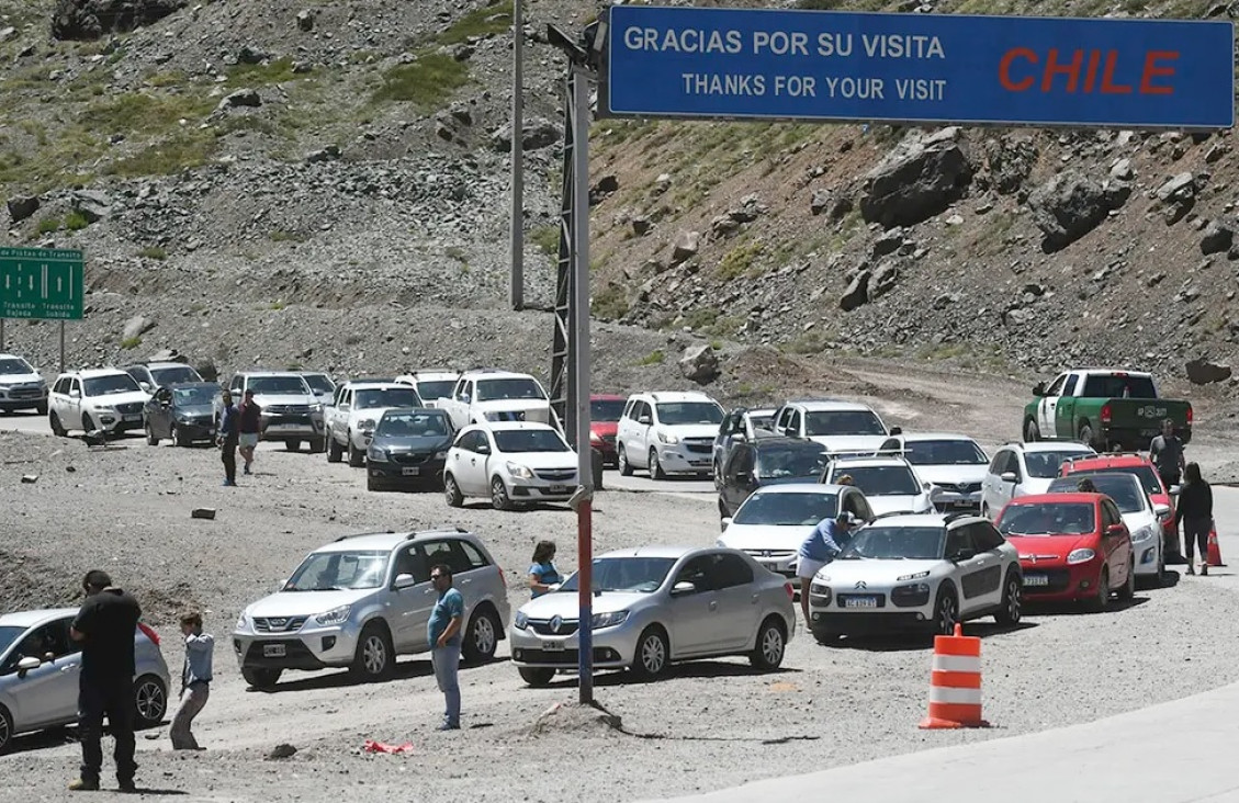 imagen Paso a Chile: sumaron más casillas de atención y se redujo el tiempo de espera 