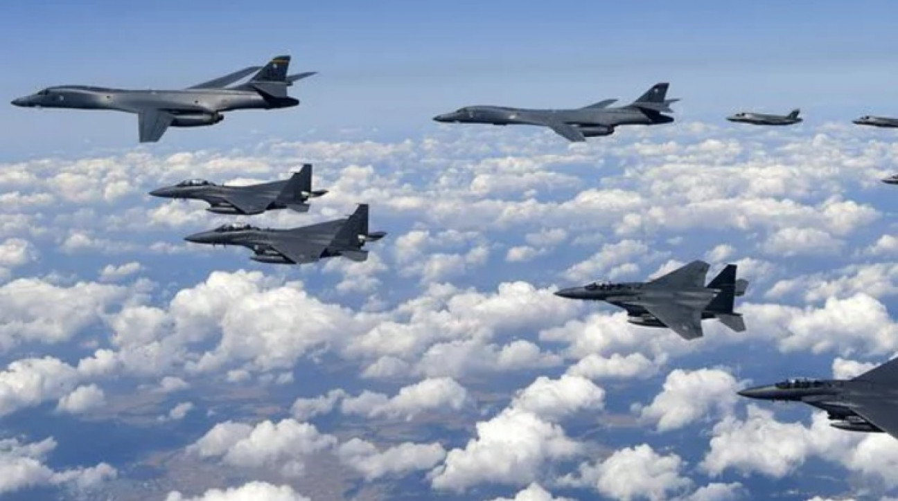 imagen Corea del Norte movilizó aviones tras el sobrevuelo de bombarderos de Estados Unidos