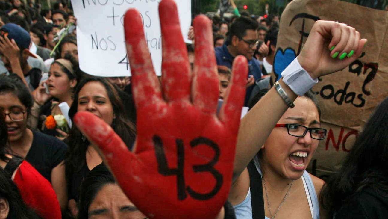 imagen Los 43 de Ayotzinapa: forenses argentinos desmienten versión oficial