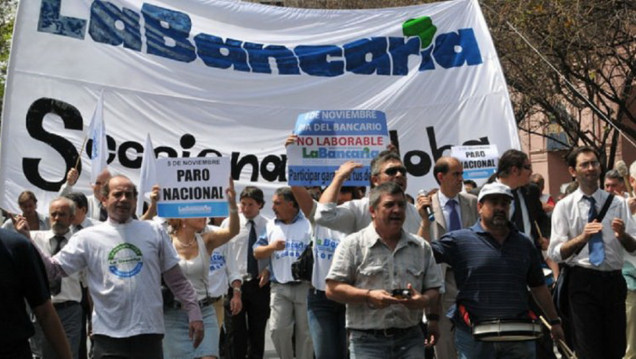 imagen Levantan el paro bancario con un impresionante acuerdo del 33 %