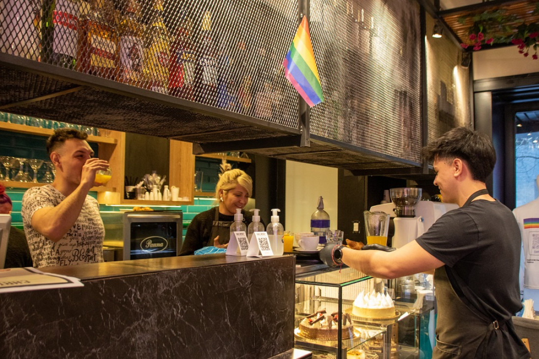 imagen Mendoza tiene su primer café comprometido con los derechos laborales de la comunidad LGBTIQ+