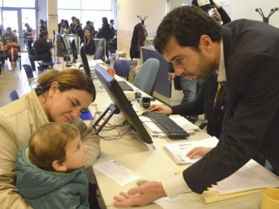 imagen Darán créditos por decreto a beneficiarios de AUH y pensiones