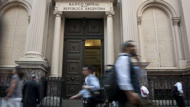 imagen Bajó el dólar: cotiza a $ 15,45