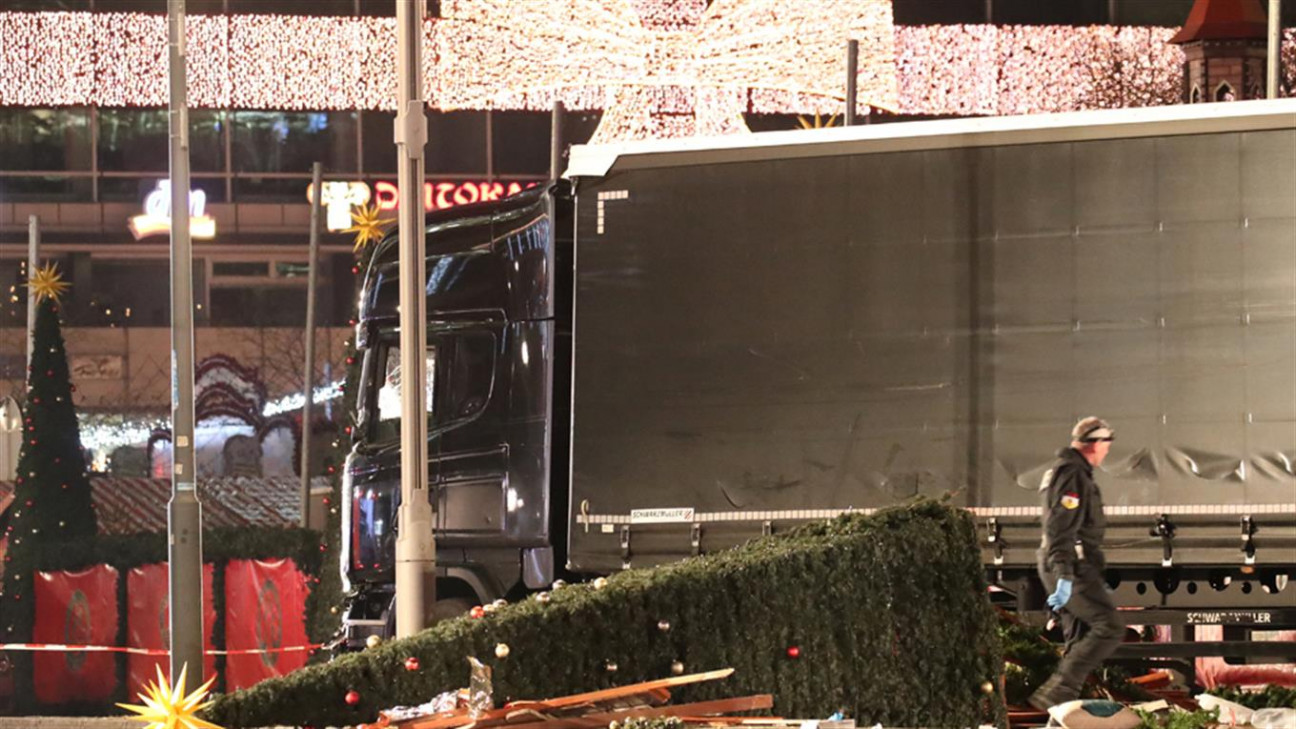 imagen Atentado en Berlín: un camión embistió un mercado navideño