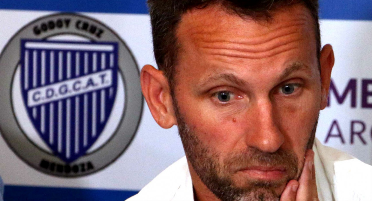 imagen El Tomba echó a Bernardi