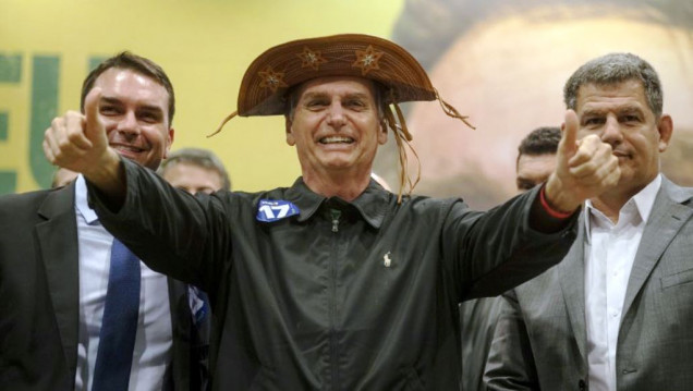imagen Bolsonaro: "Un saludo a Macri, que terminó con la Dilma Kirchner"