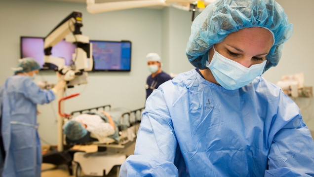 imagen Las mujeres en el sector de la salud y el cuidado ganan hasta el 24% menos que los hombres