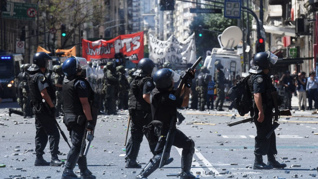 imagen Fotogalería: Un día de furia en el Congreso