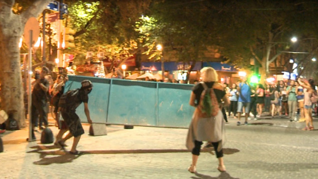 imagen Un periodista de Unidiversidad fue agredido por la Policía en el cacerolazo del martes
