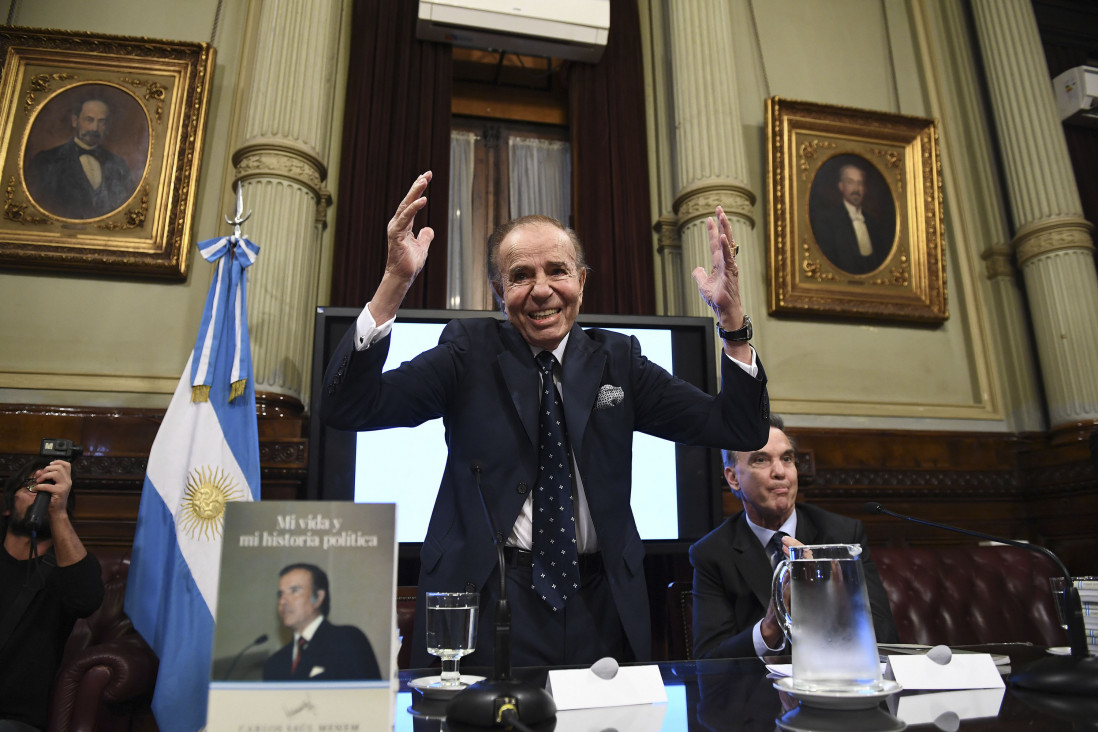 imagen A los 87 años, Menem presentó su autobiografía y alentó a Pichetto a ser presidente