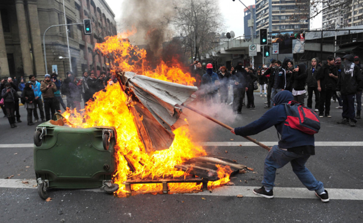 imagen Continúan las protestas estudiantiles en Chile