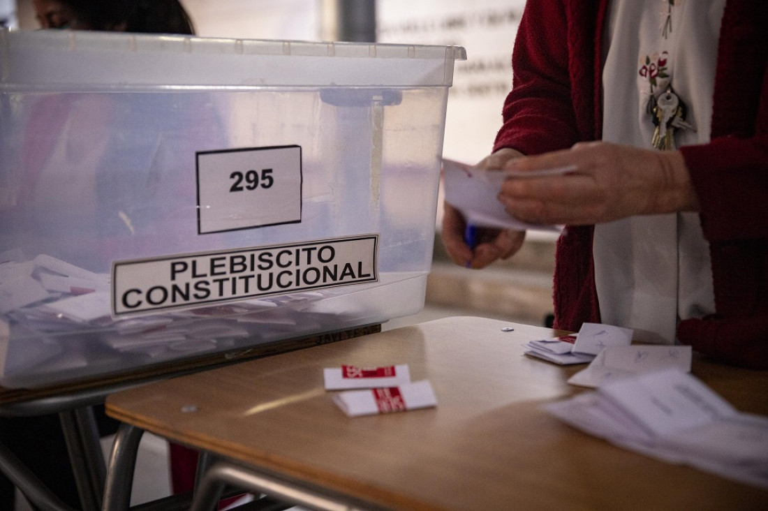 imagen Plebiscito en Chile: ganó el rechazo y seguirá rigiendo la Constitución de Pinochet