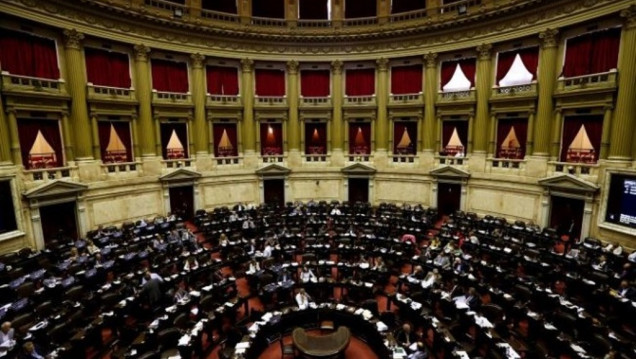 imagen Echan a los 200 "ñoquis" del Congreso y "jubilan" a mil más