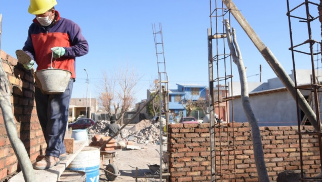 imagen La construcción y la actividad industrial siguen en caída