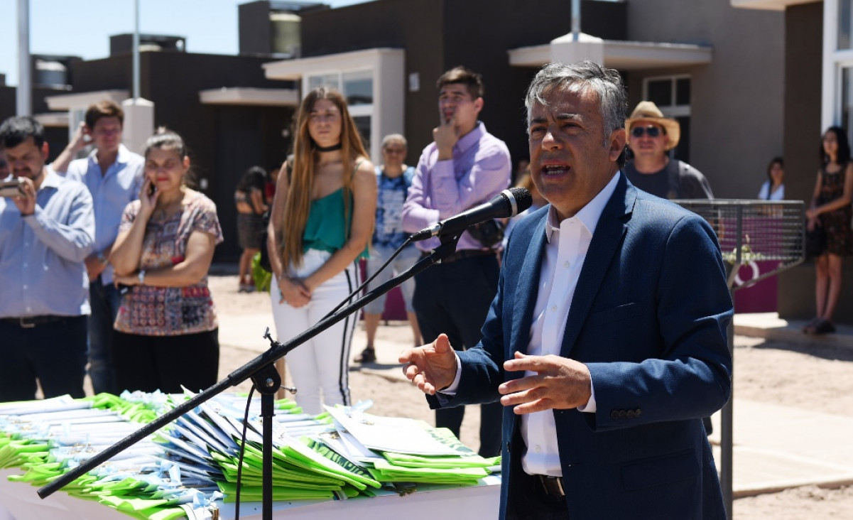 imagen Cornejo defendió sumar días al ciclo lectivo, aunque consintió críticas