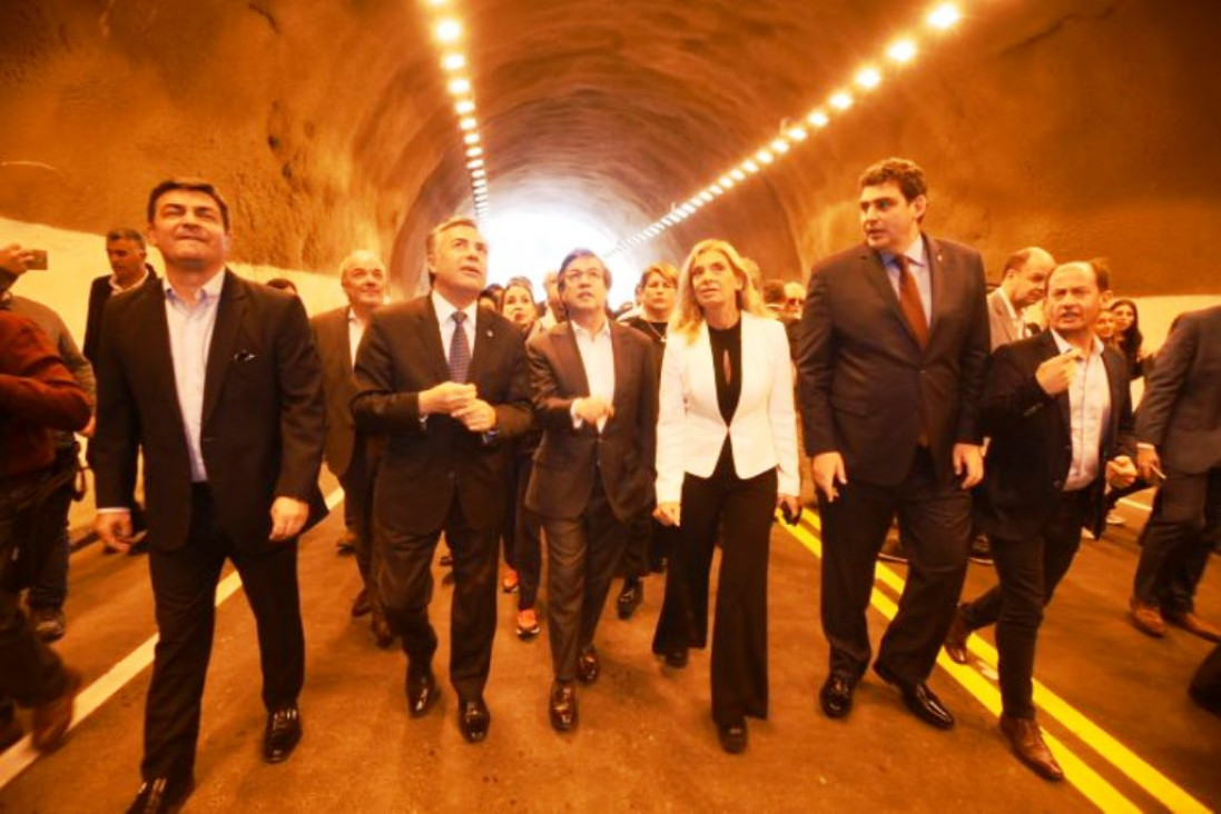 imagen Cornejo inauguró el túnel Cacheuta-Potrerillos y adelantó nuevas obras