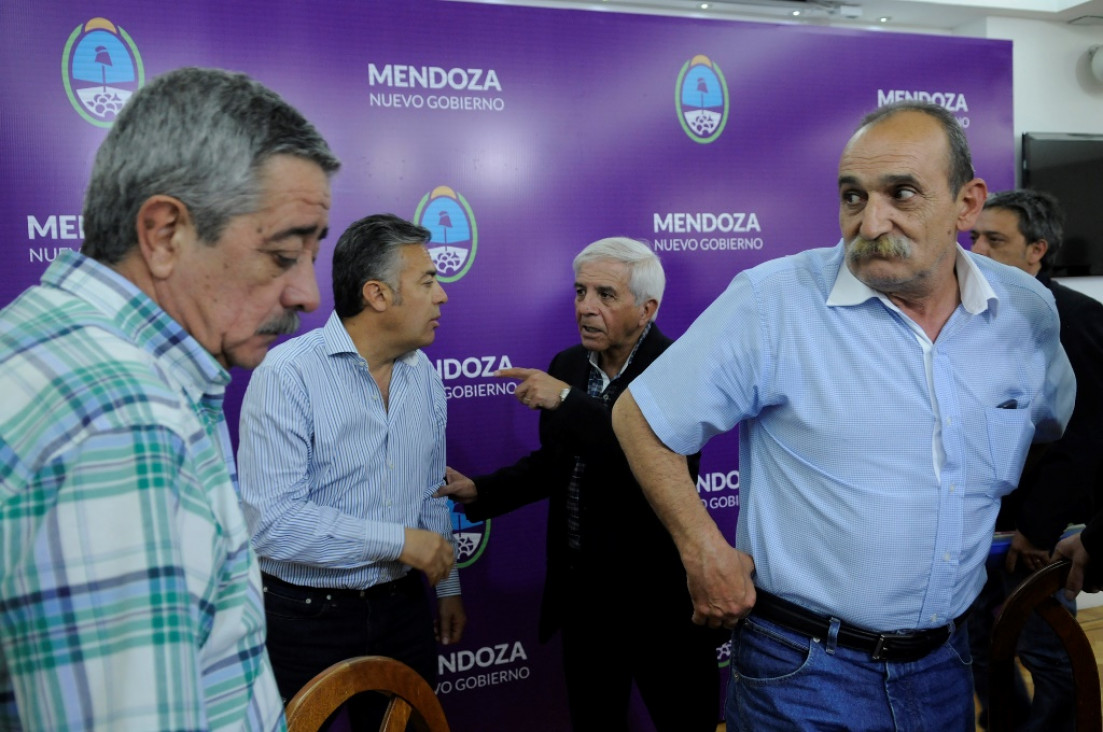 imagen Cornejo y un acercamiento a los representantes de la CGT local
