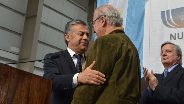 imagen Ya es ley: Cornejo tiene su "residencia de Olivos"
