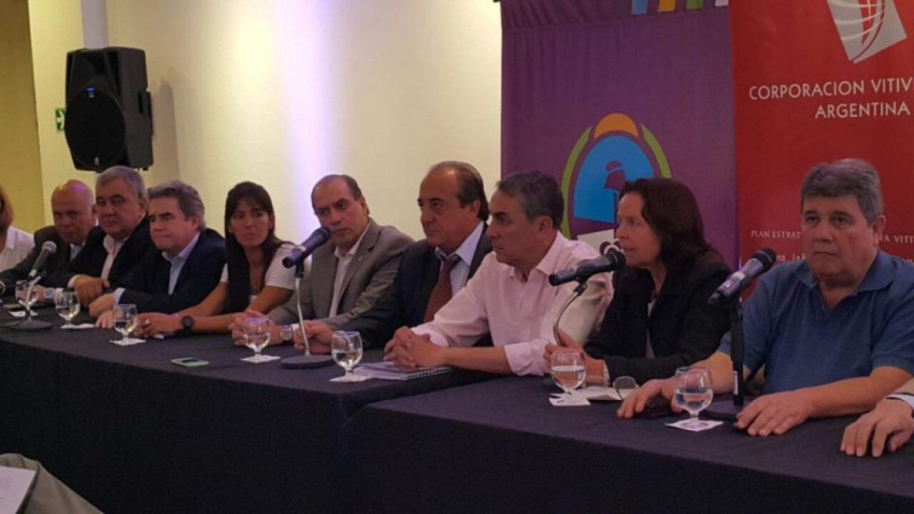imagen Polémica por la prohibición de publicitar el vino en CABA