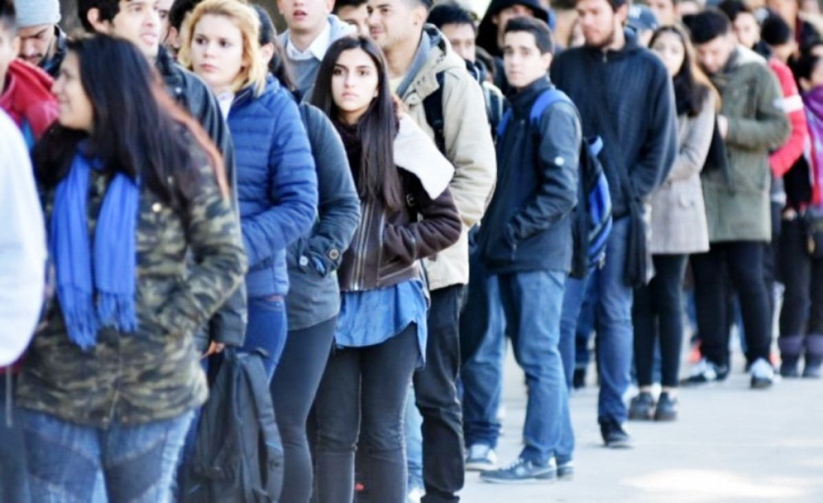 imagen Bajó el desempleo en Mendoza, pero hay más mujeres jóvenes desocupadas