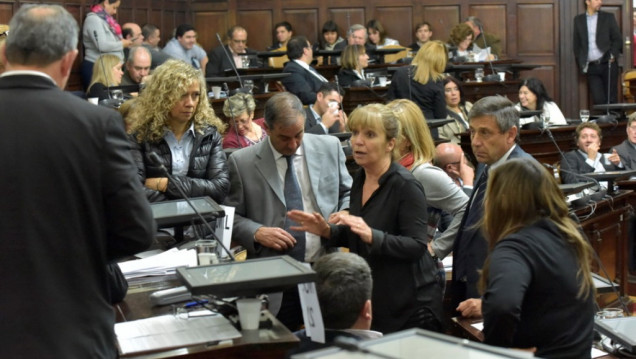 imagen Es ley el proyecto de Cornejo que obliga a los presos a trabajar