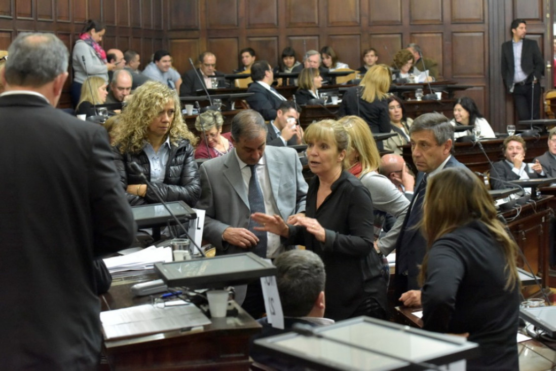 imagen Es ley el proyecto de Cornejo que obliga a los presos a trabajar