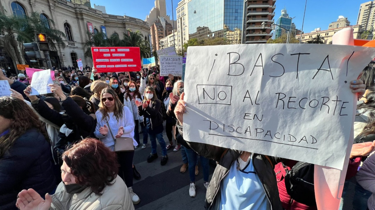 imagen Discapacidad: movilización para reclamar la falta de pago a prestadores