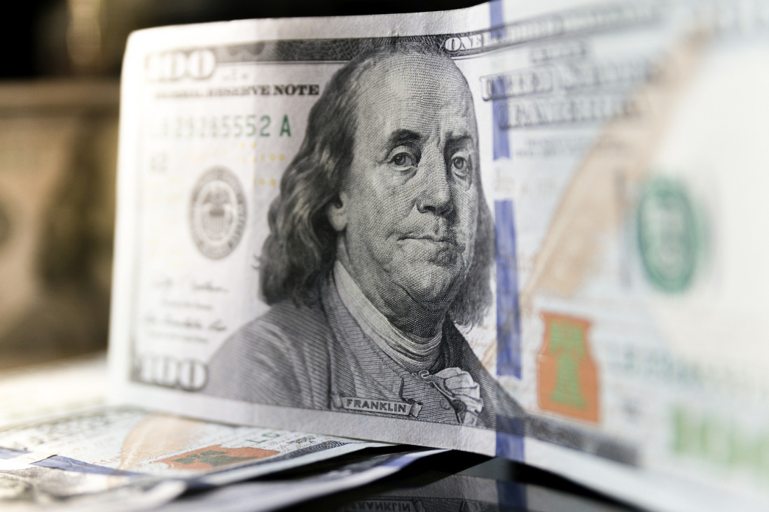 imagen El dólar bate récords